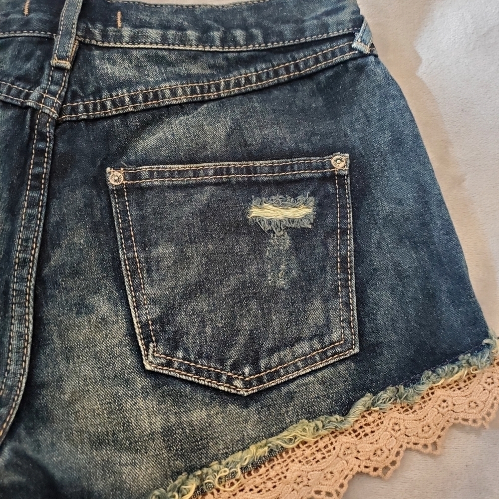 Free People Blue Denim Lace Trim Boho Distressed Women's Shorts Size 26 - Picture 6 of 8